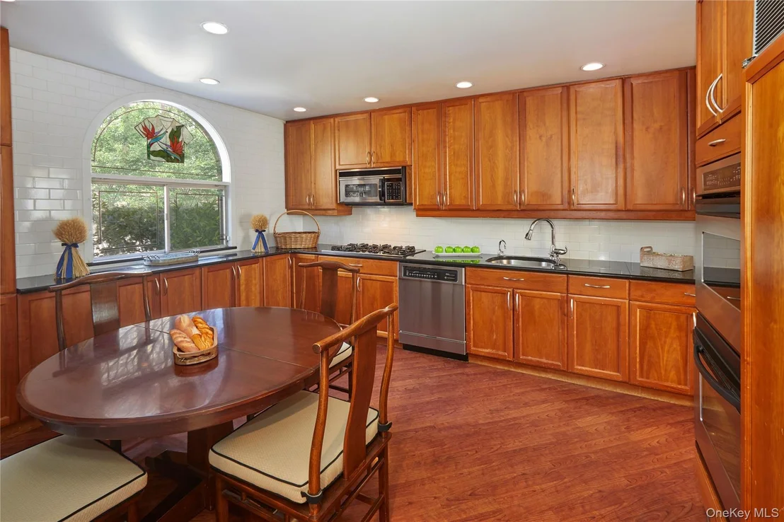 Photo of 4425 Douglas Avenue