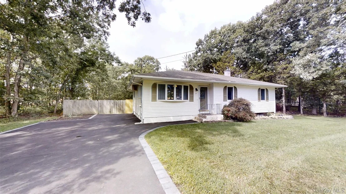 Photo of 79 Yaphank Avenue