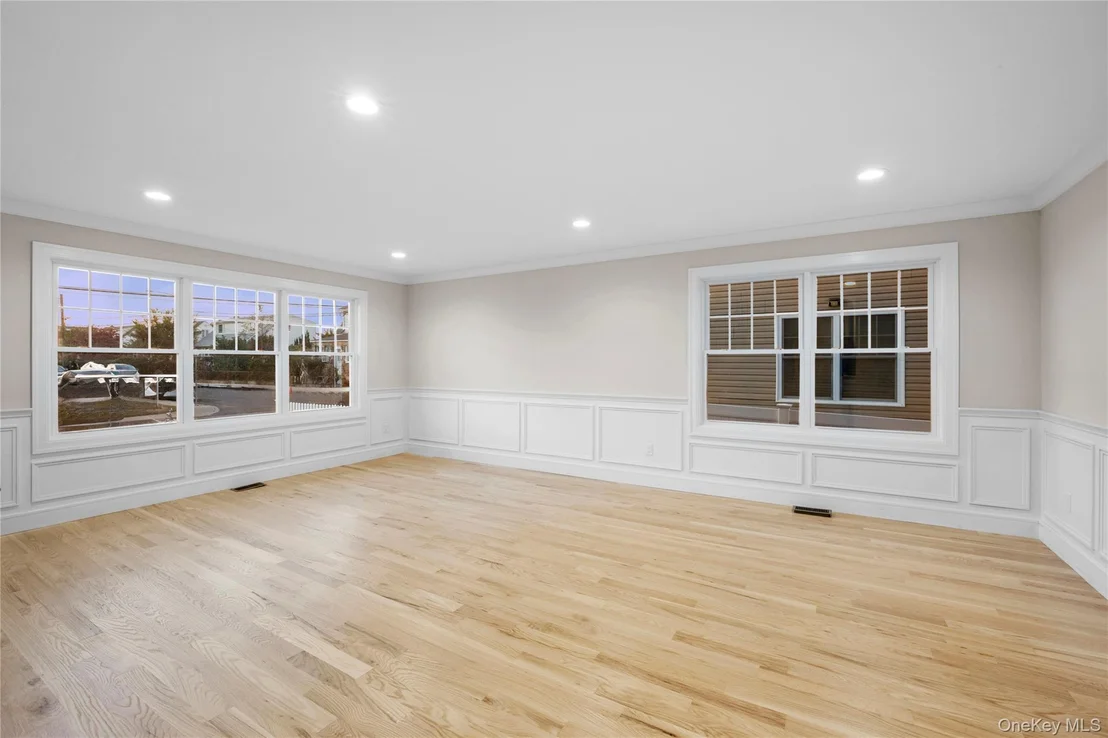 Photo of 335 Evans Avenue