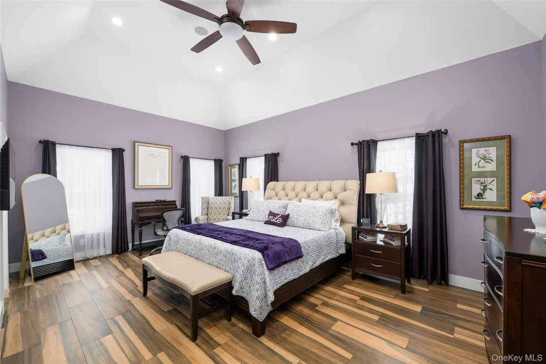 Photo of 1016 Forest Glen