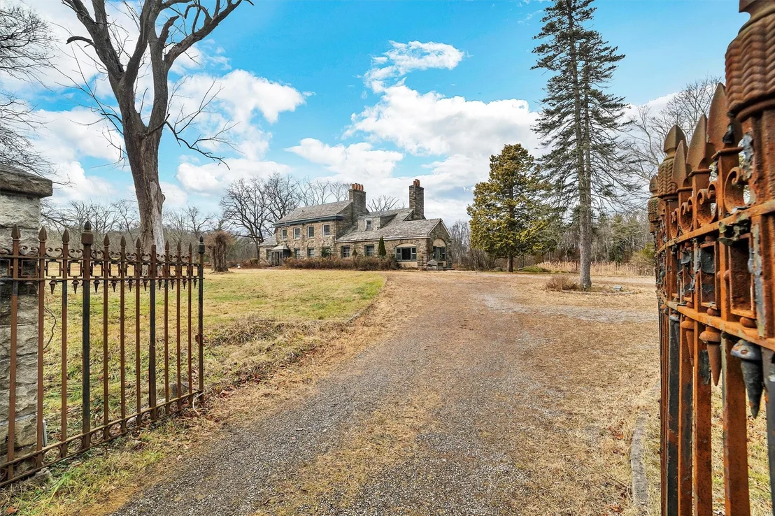 Photo of 1340 Kitchawan Road