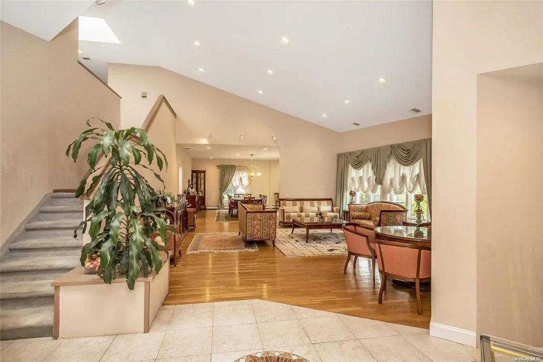 Photo of 35 Center Drive