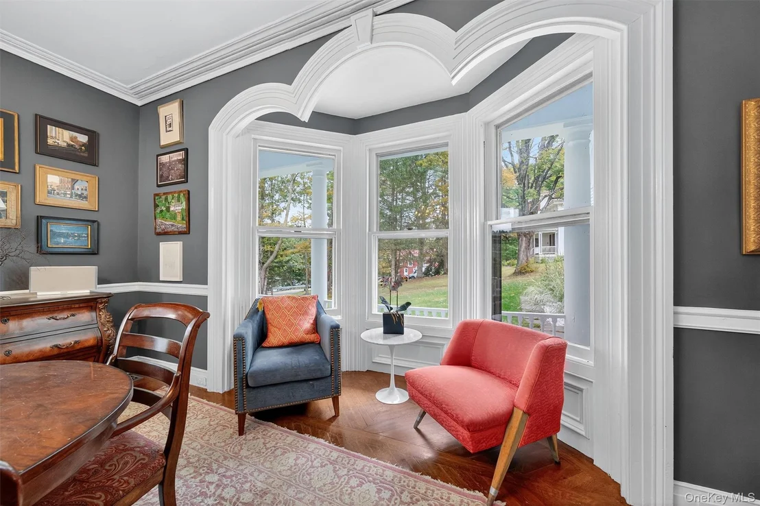 Photo of 1657 River Road