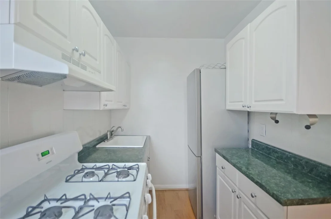 Photo of Unit A31 at 790 Bronx River Road
