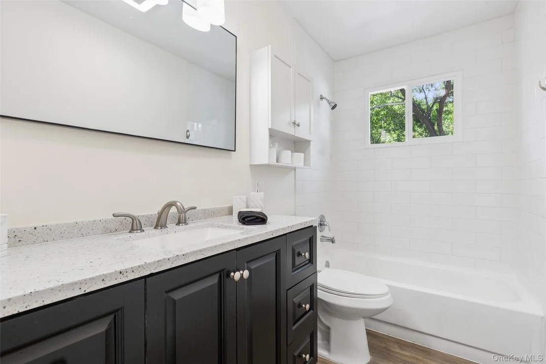 Photo of 91 Circle Drive W