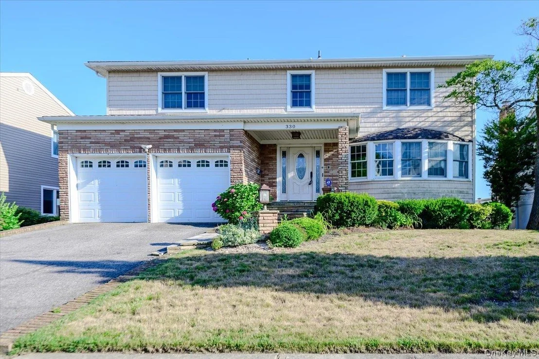 Photo of 330 Harbor Drive