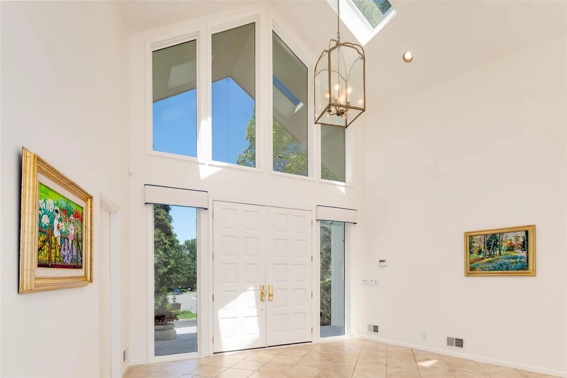 Photo of 10 Old Woods Drive