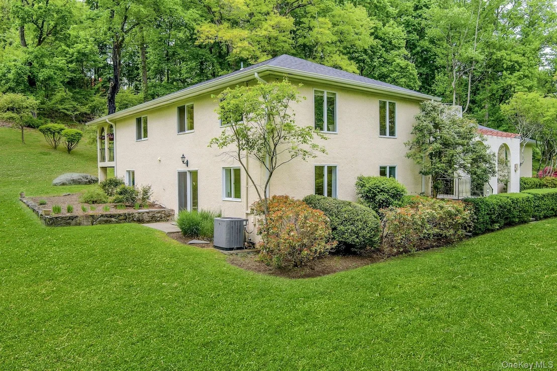 Photo of 77 Central Drive