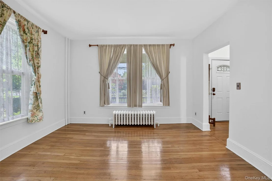 Photo of 33 Maurice Avenue