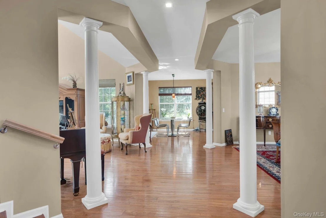 Photo of 420 Stonecrop Road