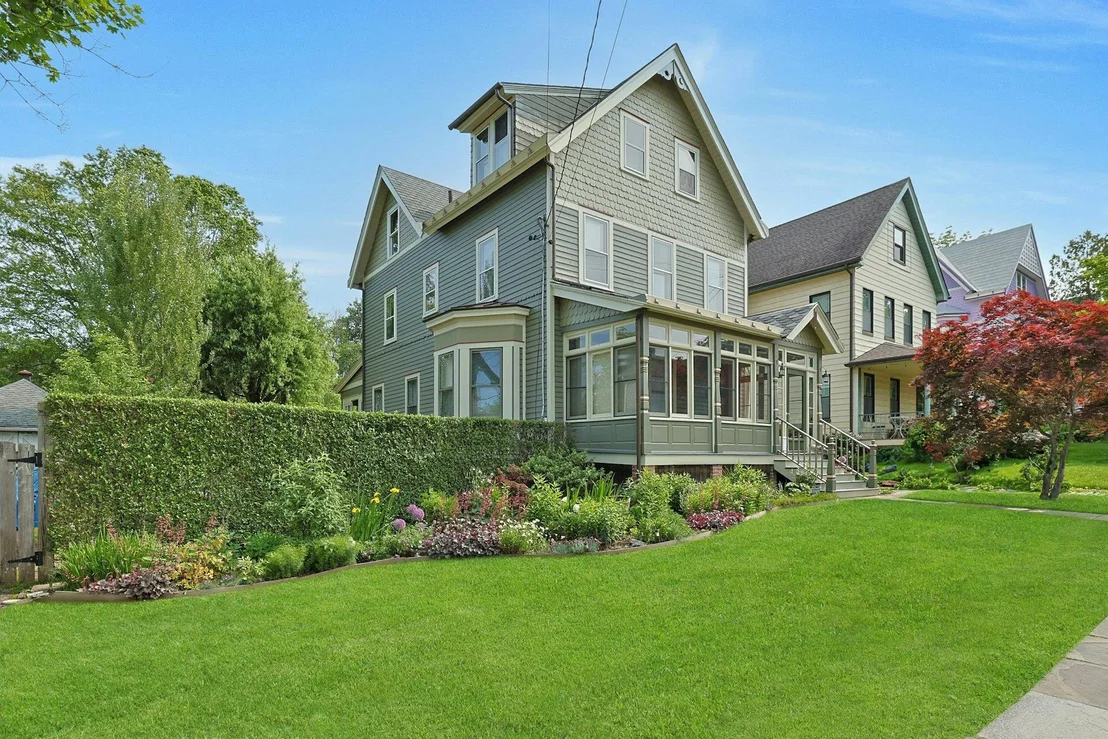 Photo of 1104 Elm Street