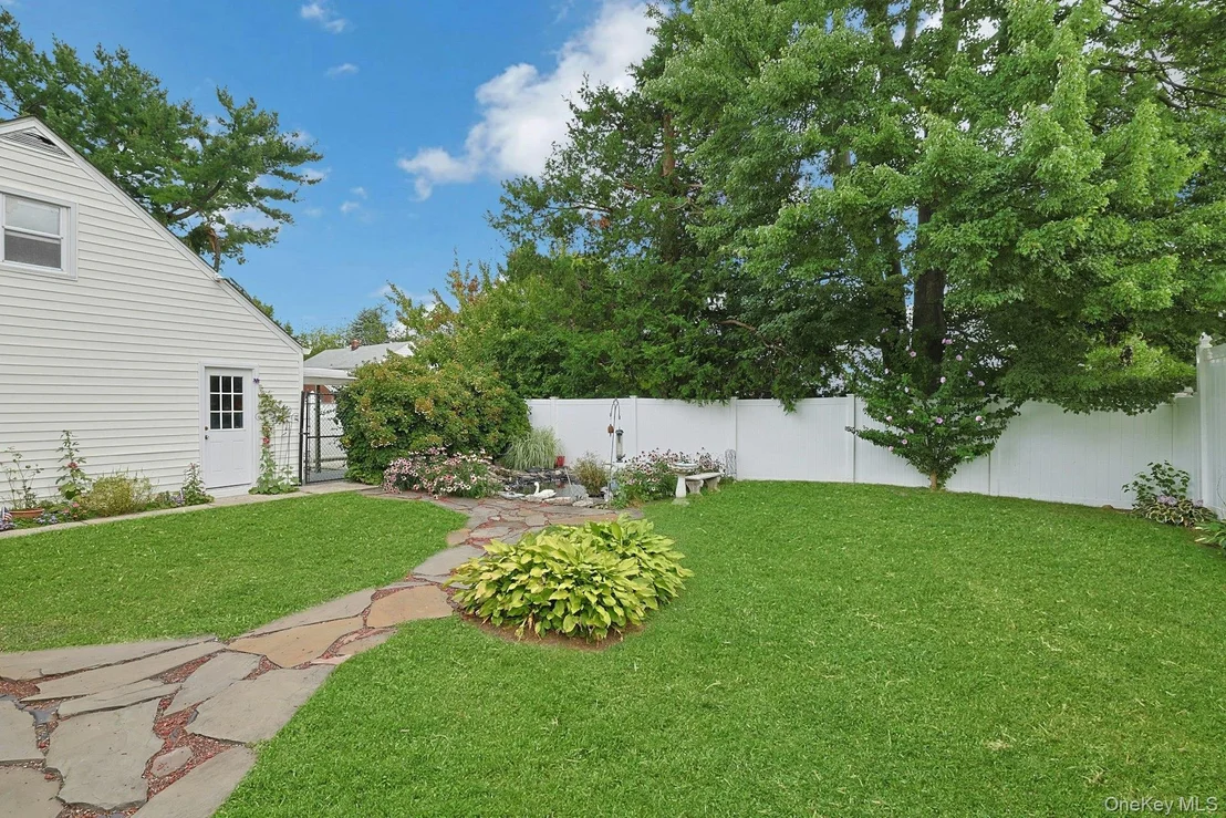 Photo of 157 Whitman Road