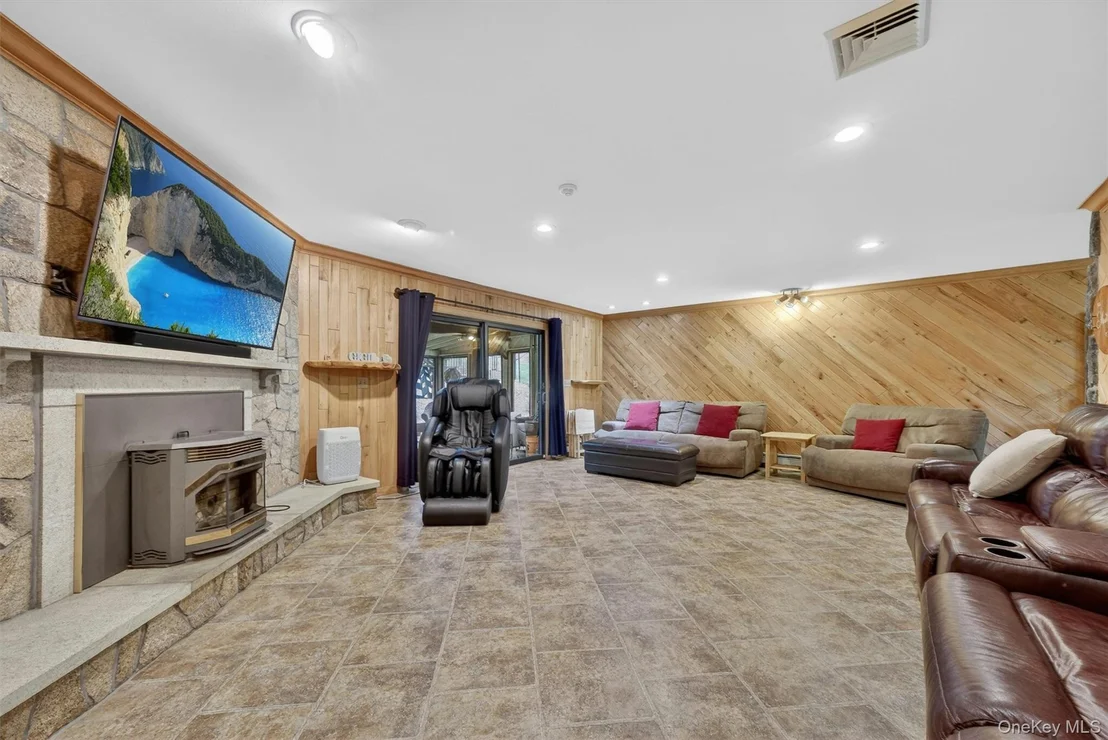 Photo of 40 Farrell Drive