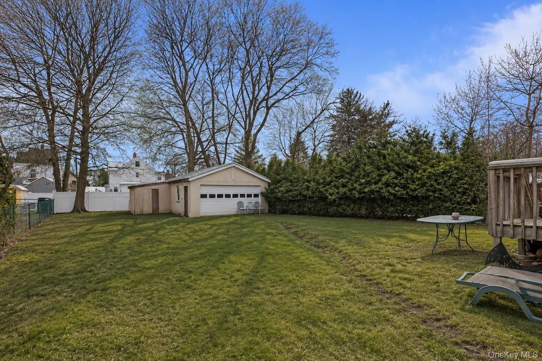Photo of 19 W Maple Avenue