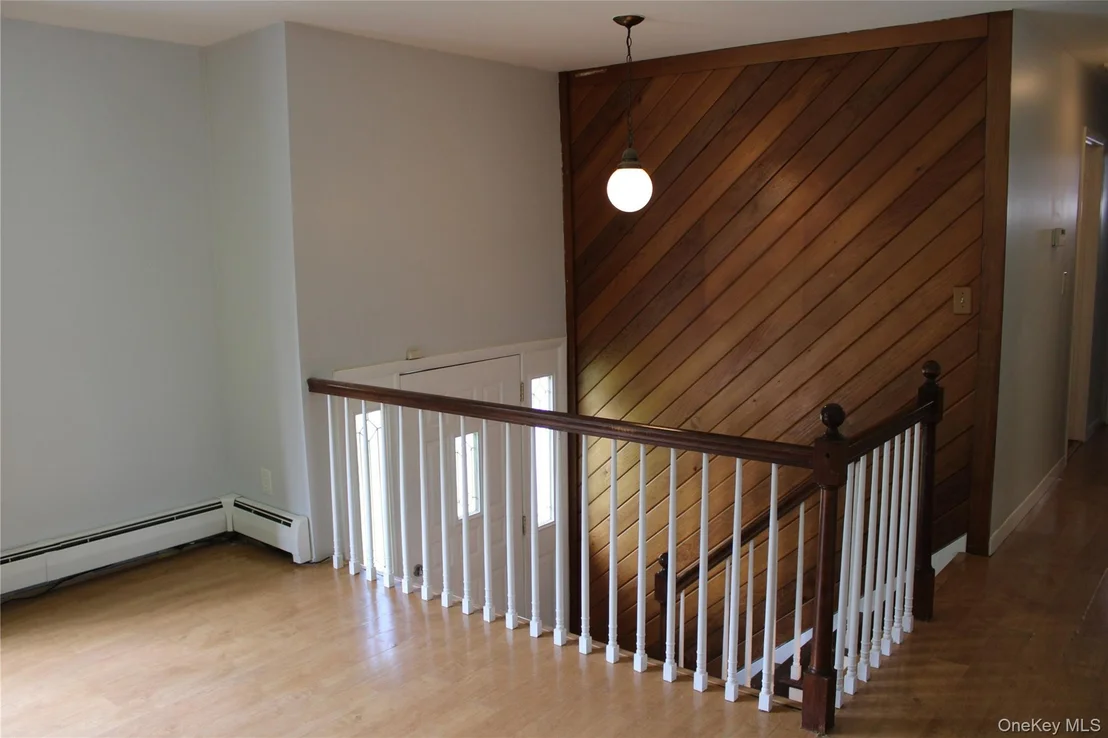Photo of 230 Roosevelt Road