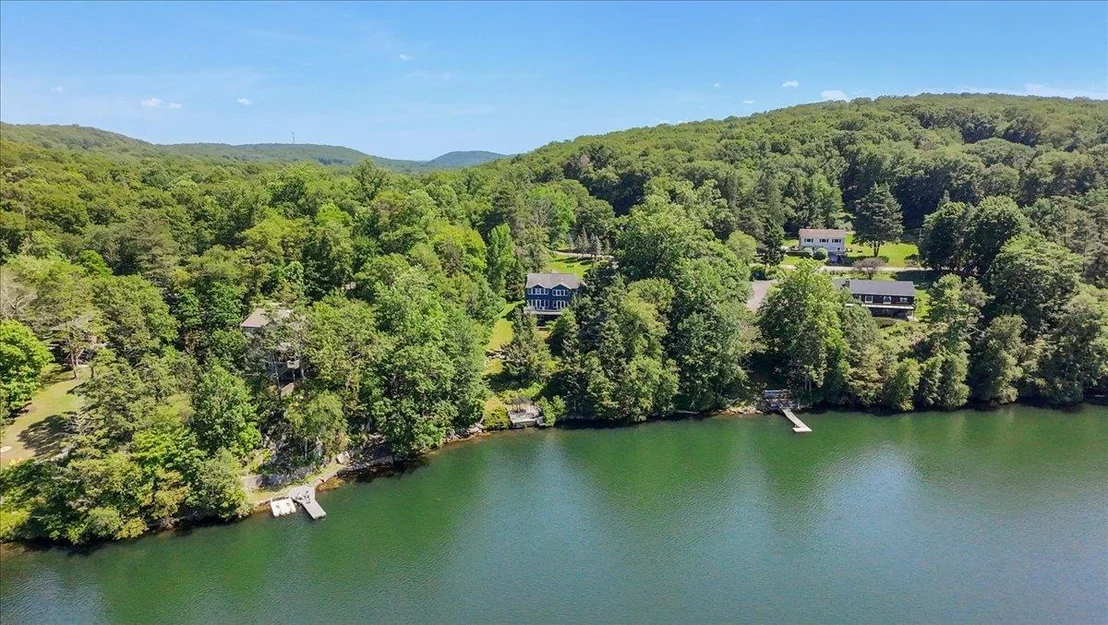 Photo of 1034 Route 292