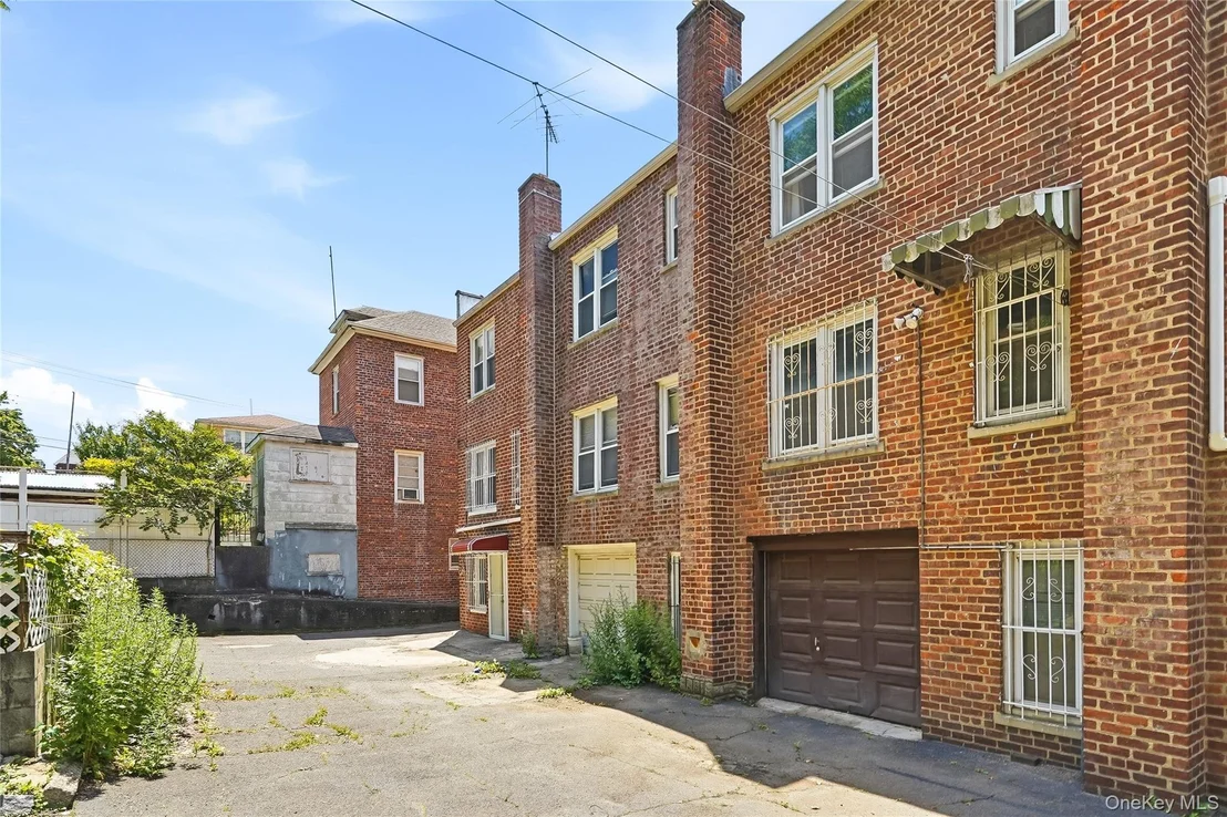 Photo of 4118 Murdock Avenue