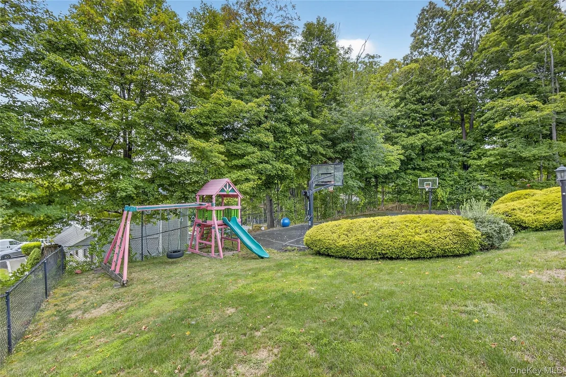 Photo of 14 Meadow Crest Drive