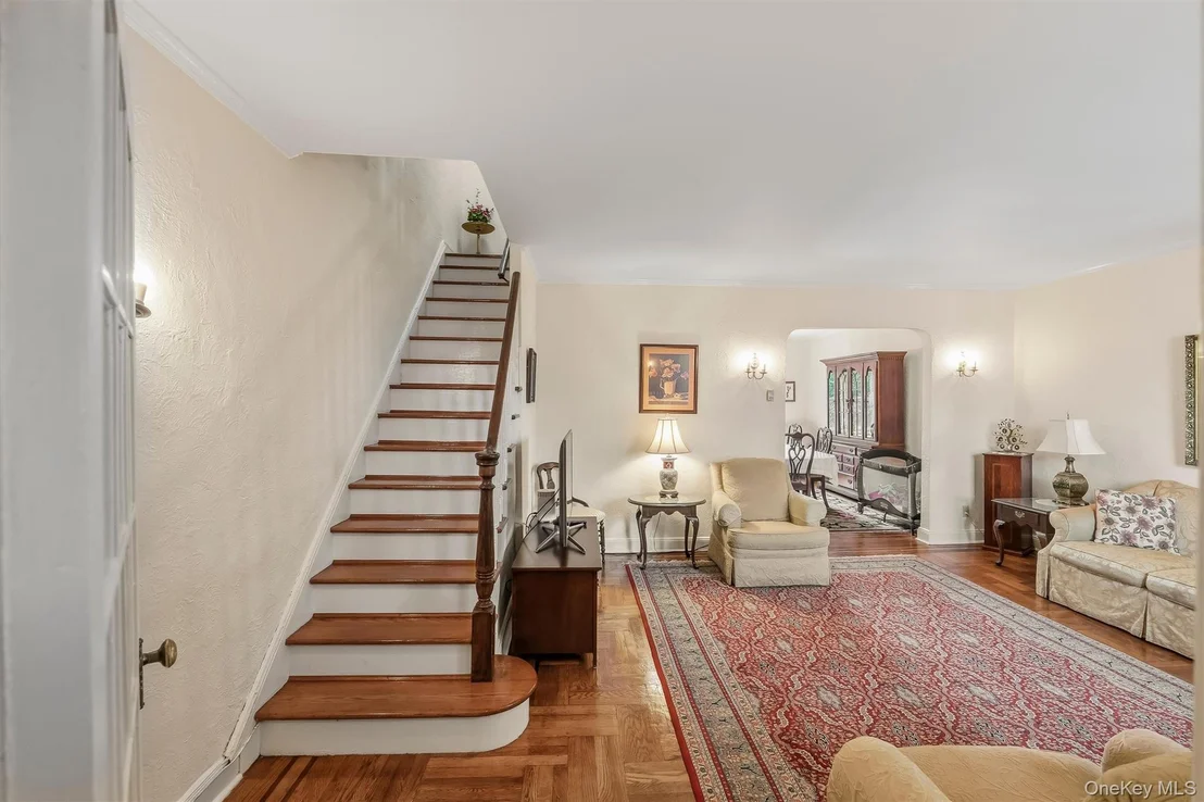 Photo of 1114 Mace Avenue