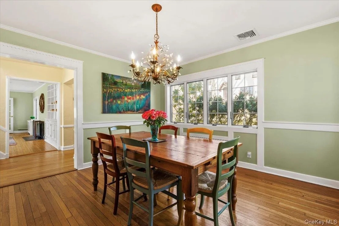 Photo of 6 Walbrooke Circle