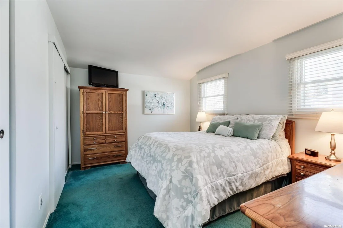 Photo of 24 Seminole Drive