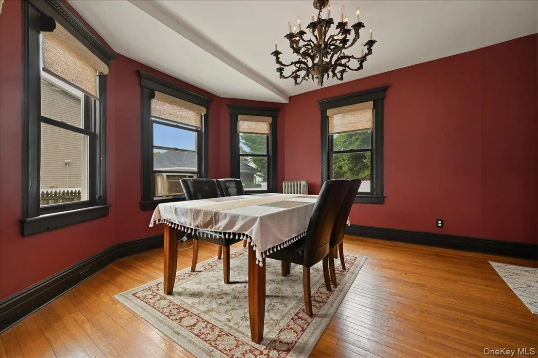 Photo of 991 Cottage Place