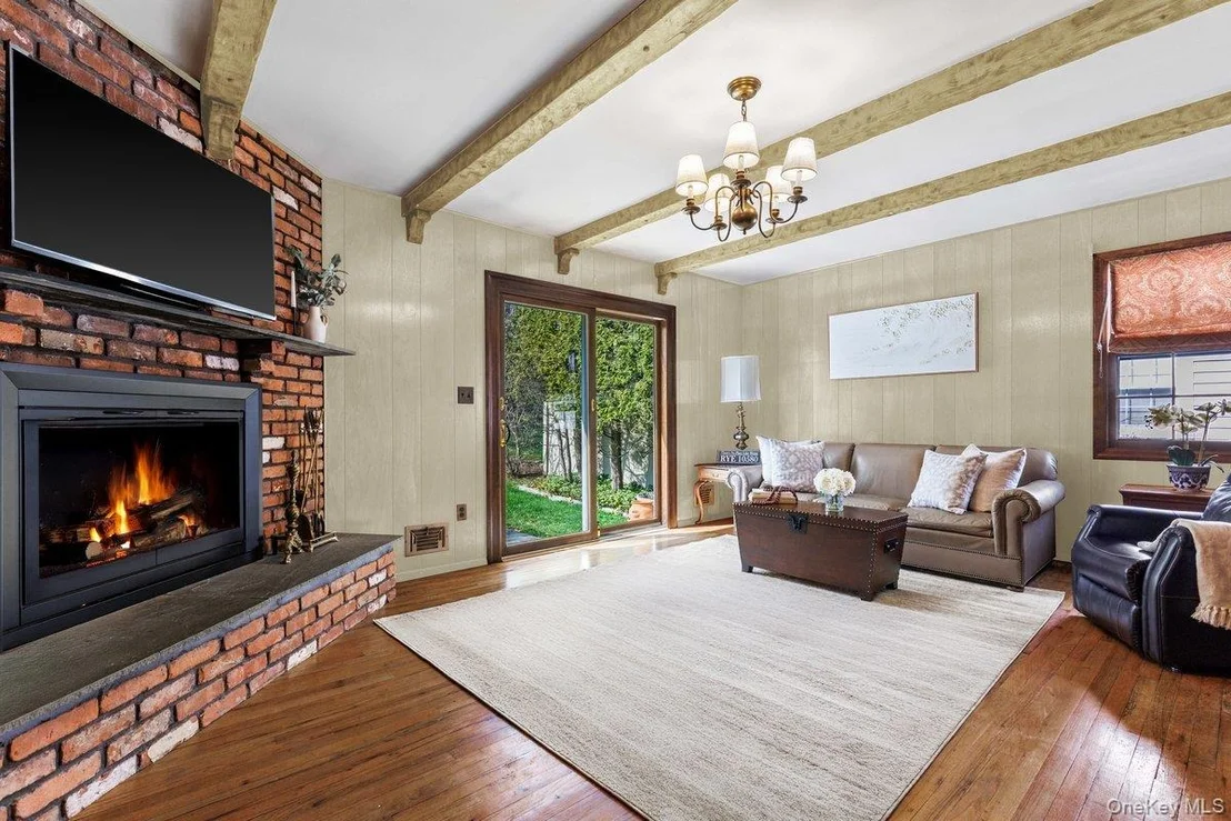 Photo of 14 Loewen Court