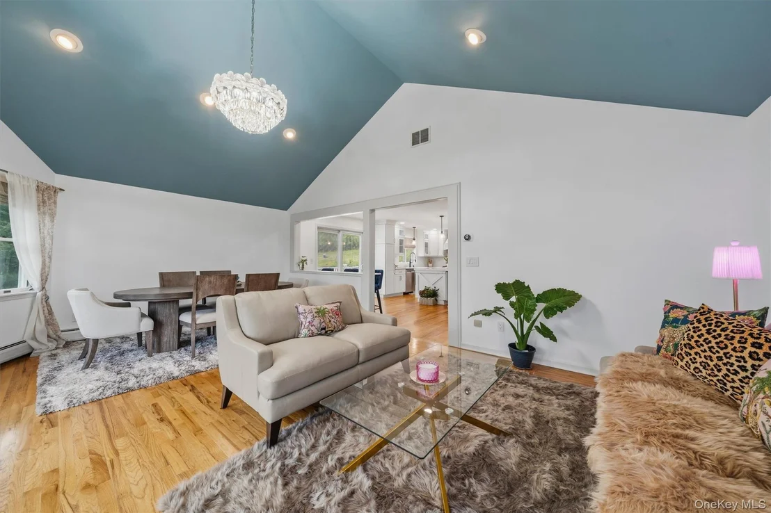 Photo of 412 Laroe Road