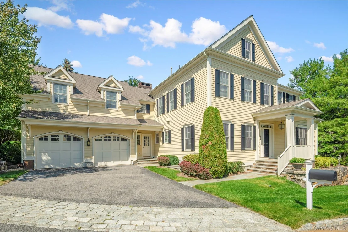 Photo of 14 Cider Mill Circle