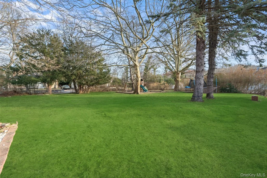 Photo of 200 N Side Road