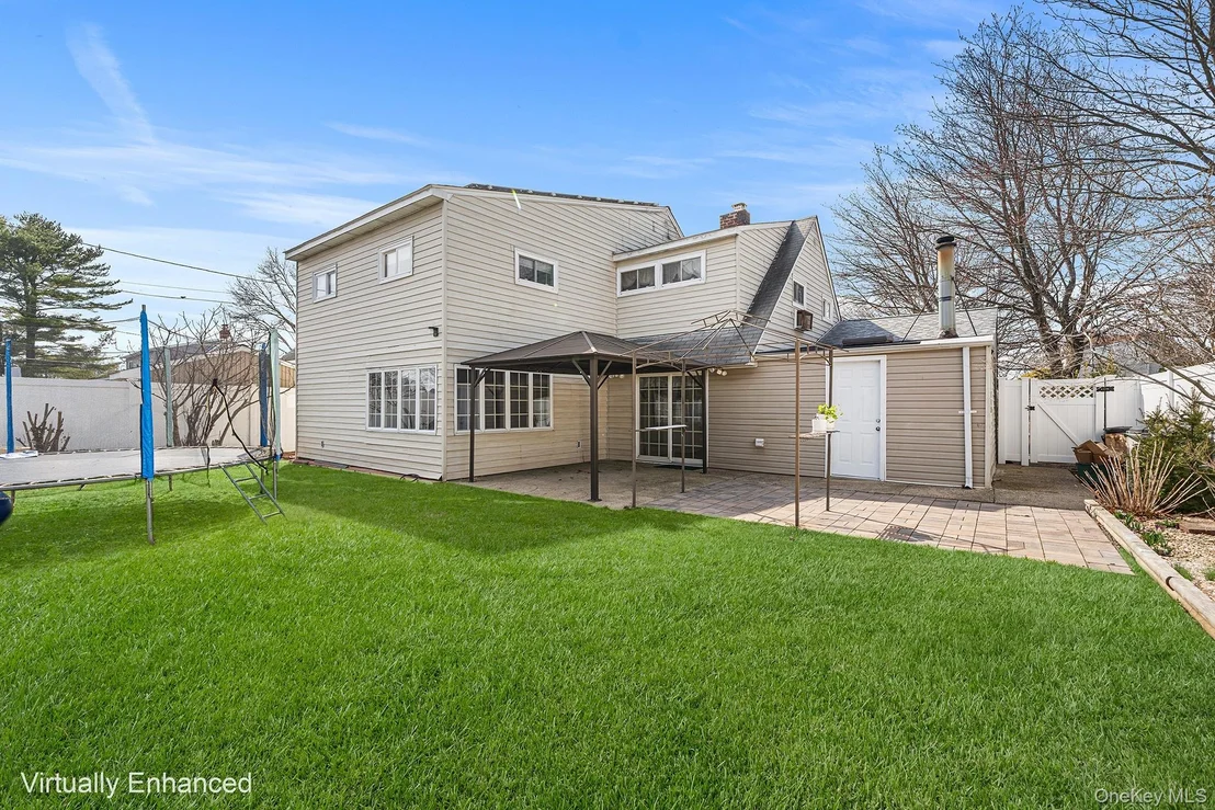 Photo of 116 Red Maple Drive N