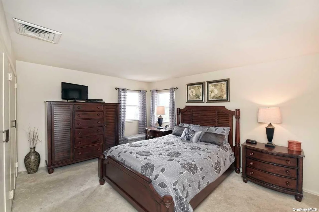 Photo of 2864 Shore Drive