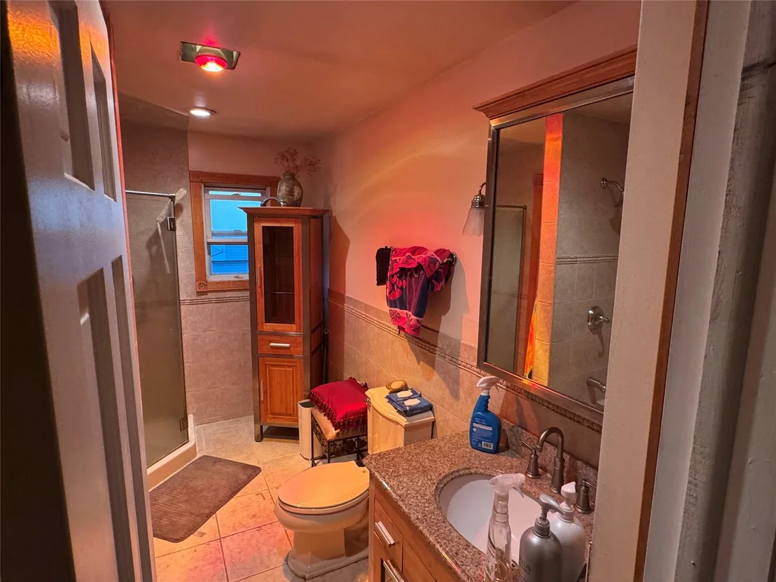 Photo of 1394 Forest Avenue
