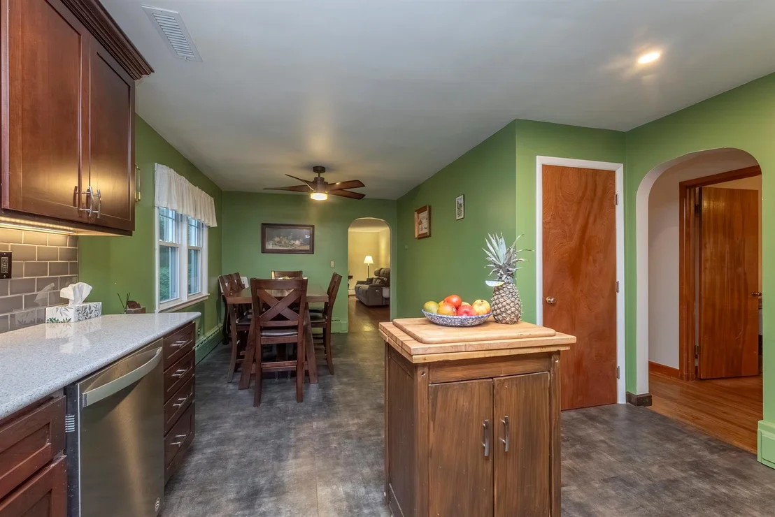 Photo of 1076 Decker Street