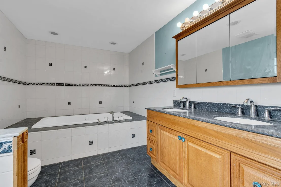Photo of 172 Cornwall Hill Road