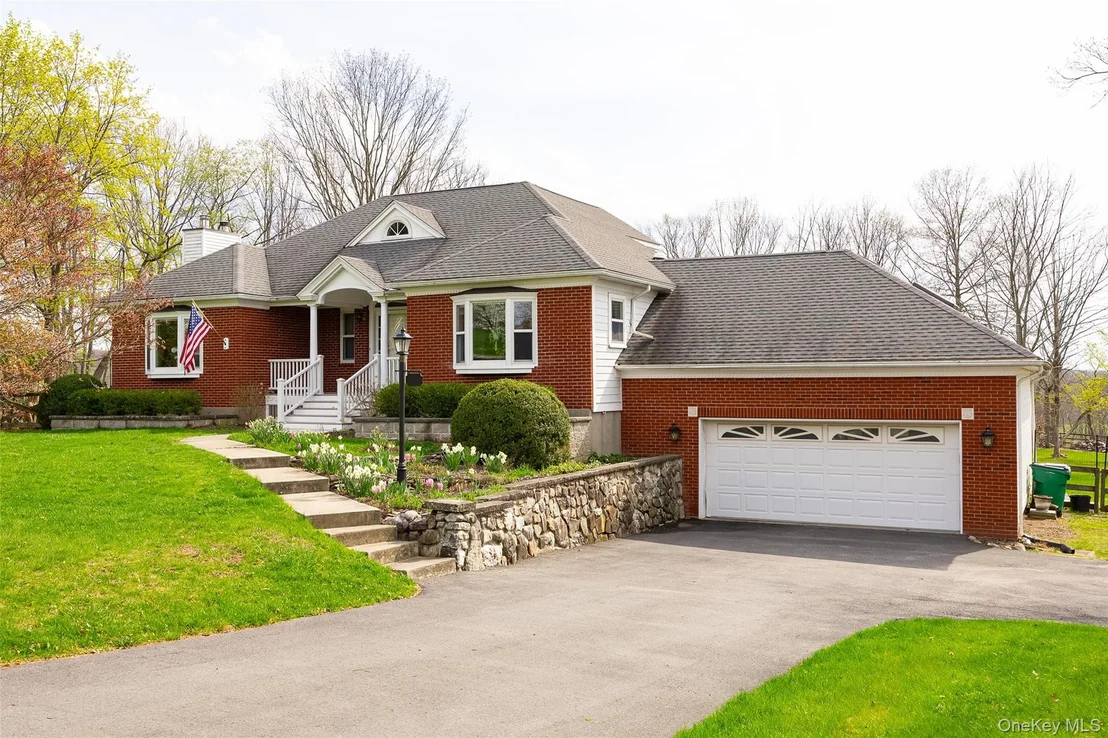 Photo of 102 Beaver Road