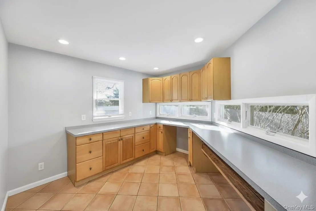 Photo of 10 Westwind Drive