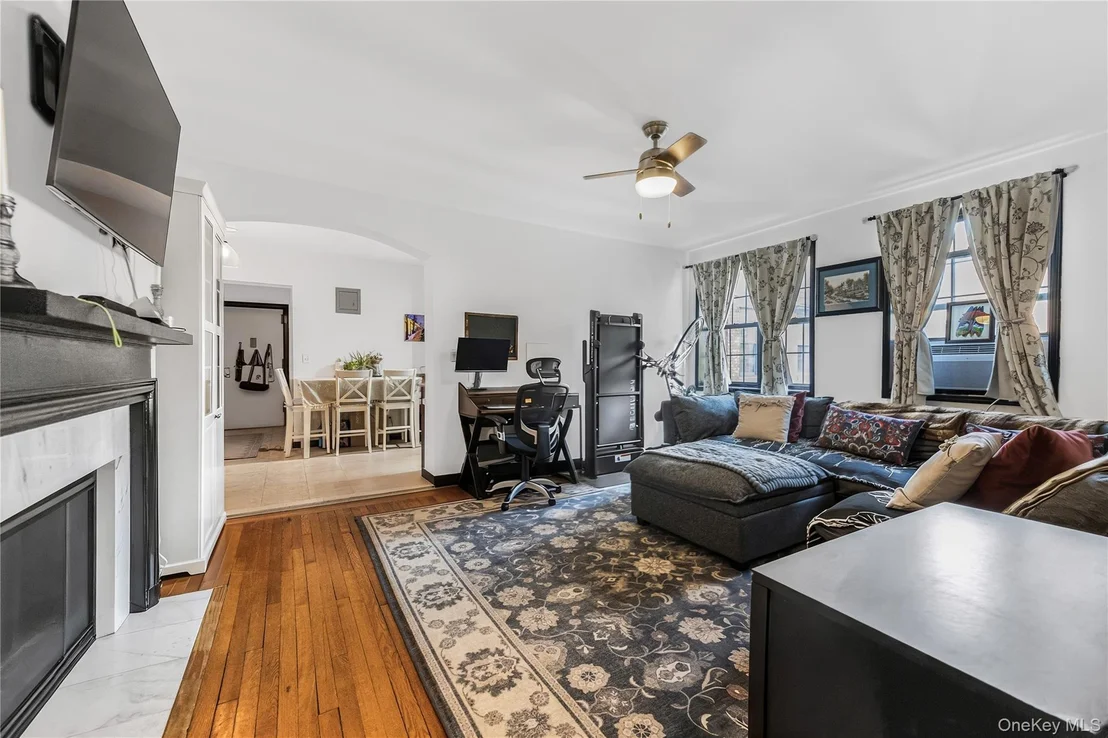 Photo of Unit 6C at 808 Bronx River Road
