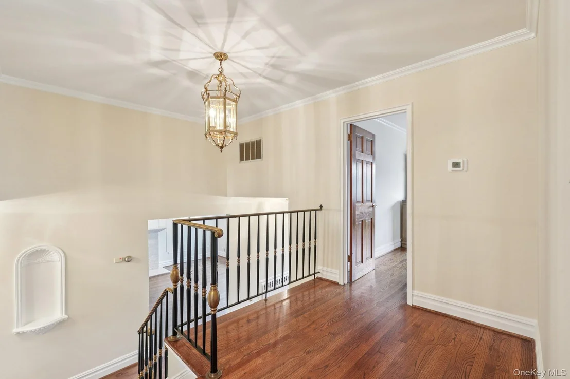 Photo of 808 Wolfs Lane