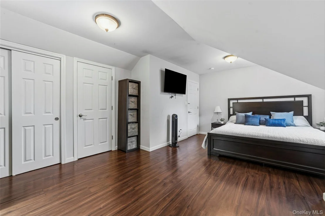 Photo of 1463 Lincoln Terrace