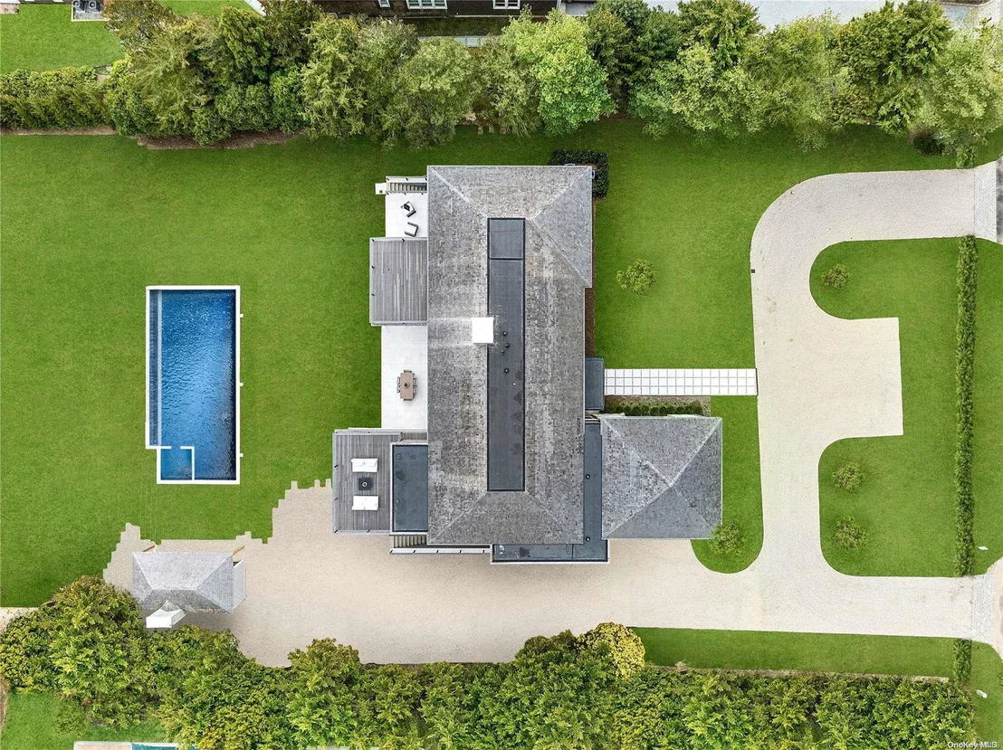 Photo of 637 Halsey Lane