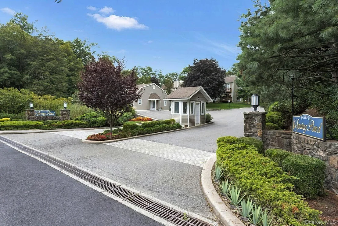 Photo of 6 Spring Pond Drive