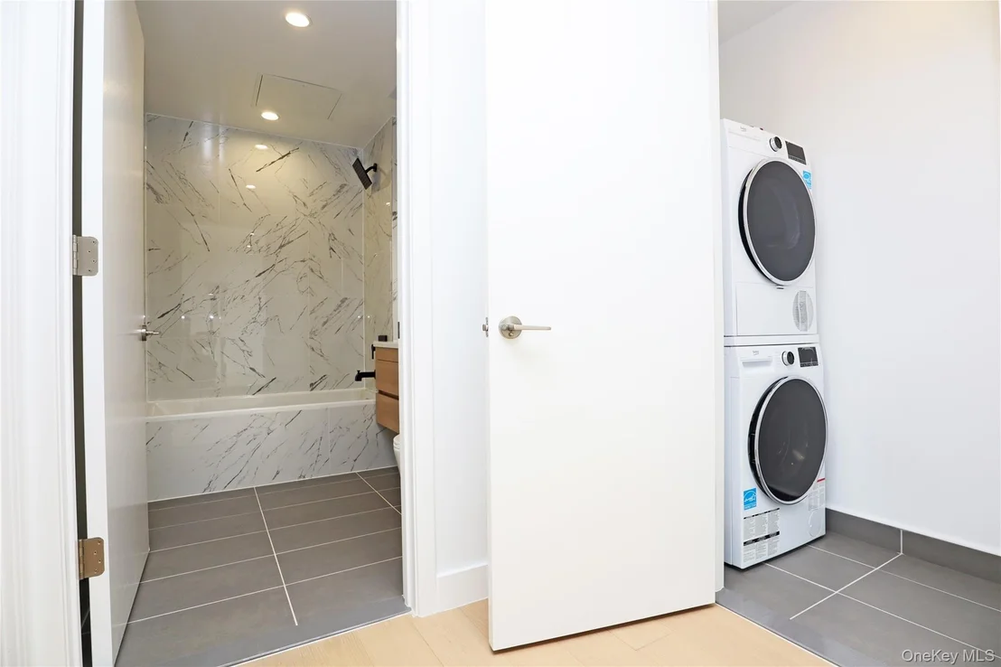 Photo of Unit 6G at 15002 Northern Boulevard