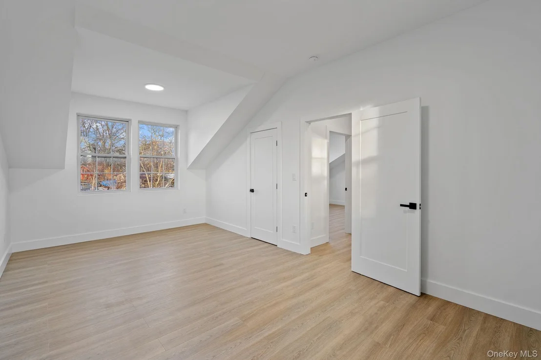 Photo of 39 Overland Drive