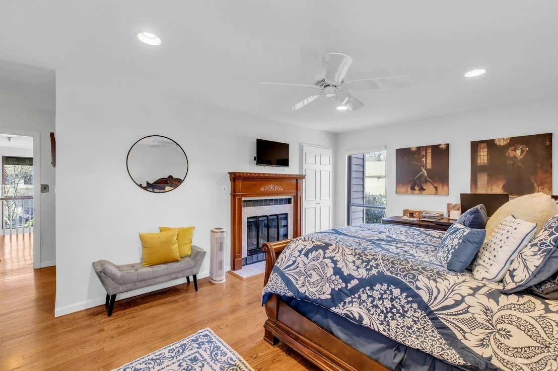 Photo of Unit END at 12 Maple Run Drive