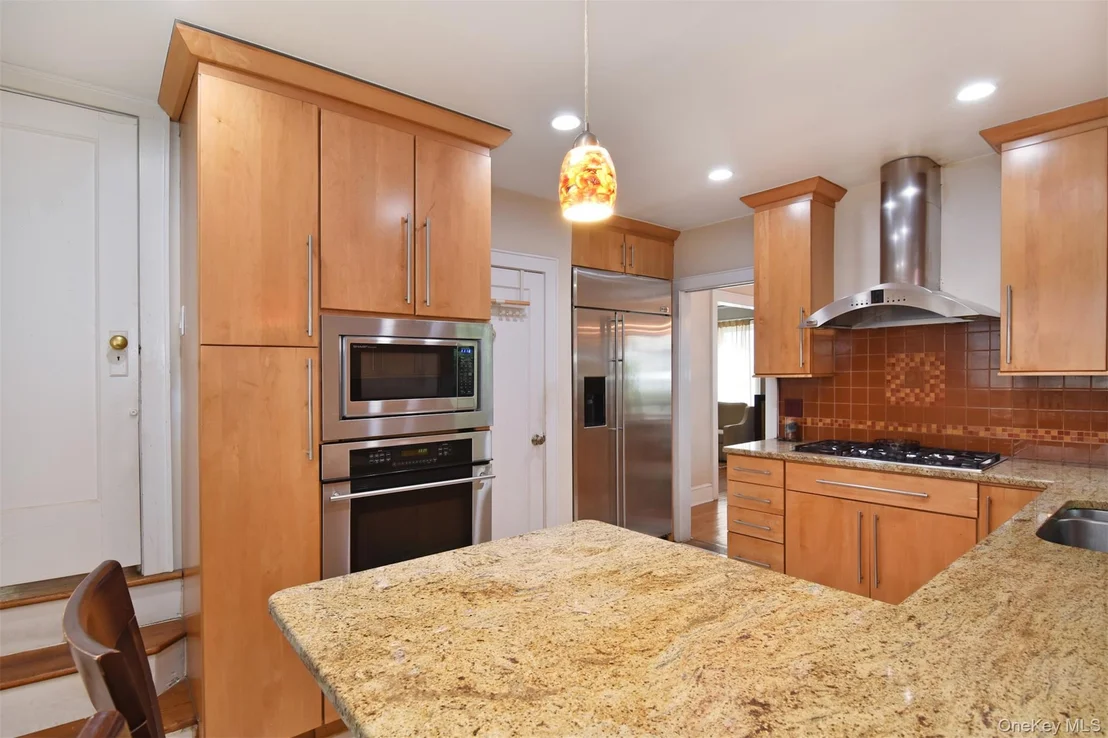 Photo of 579 Manor Lane