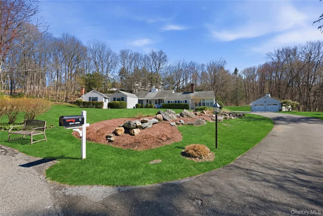 Photo of 6 Spruce Hollow