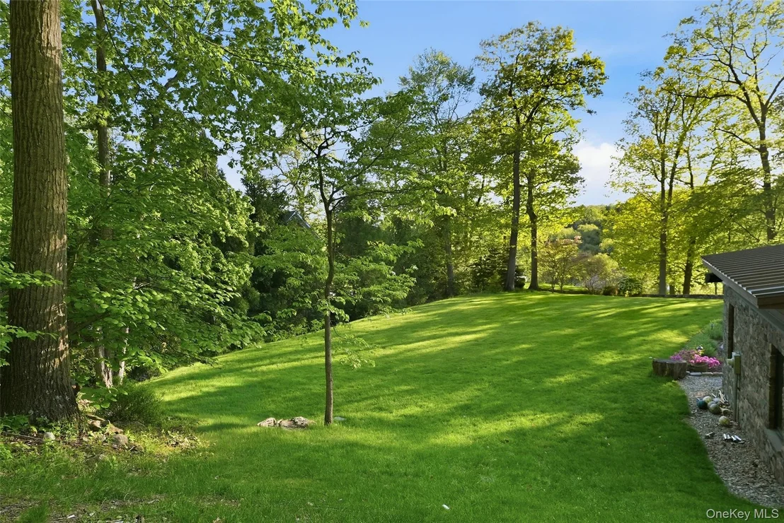 Photo of 2 Lakeridge Drive