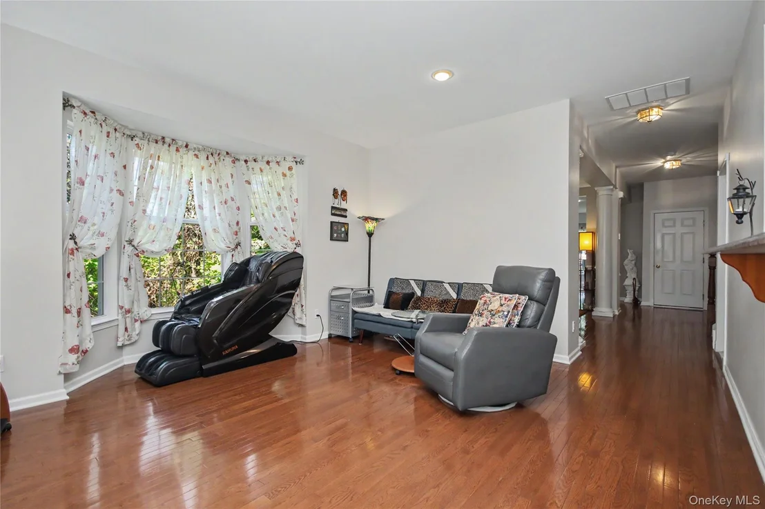 Photo of 760 Huntington Drive