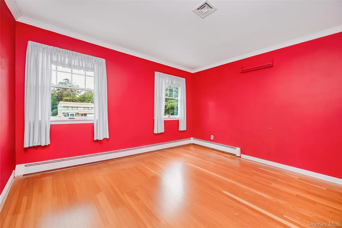 Photo of 348 Middle Road